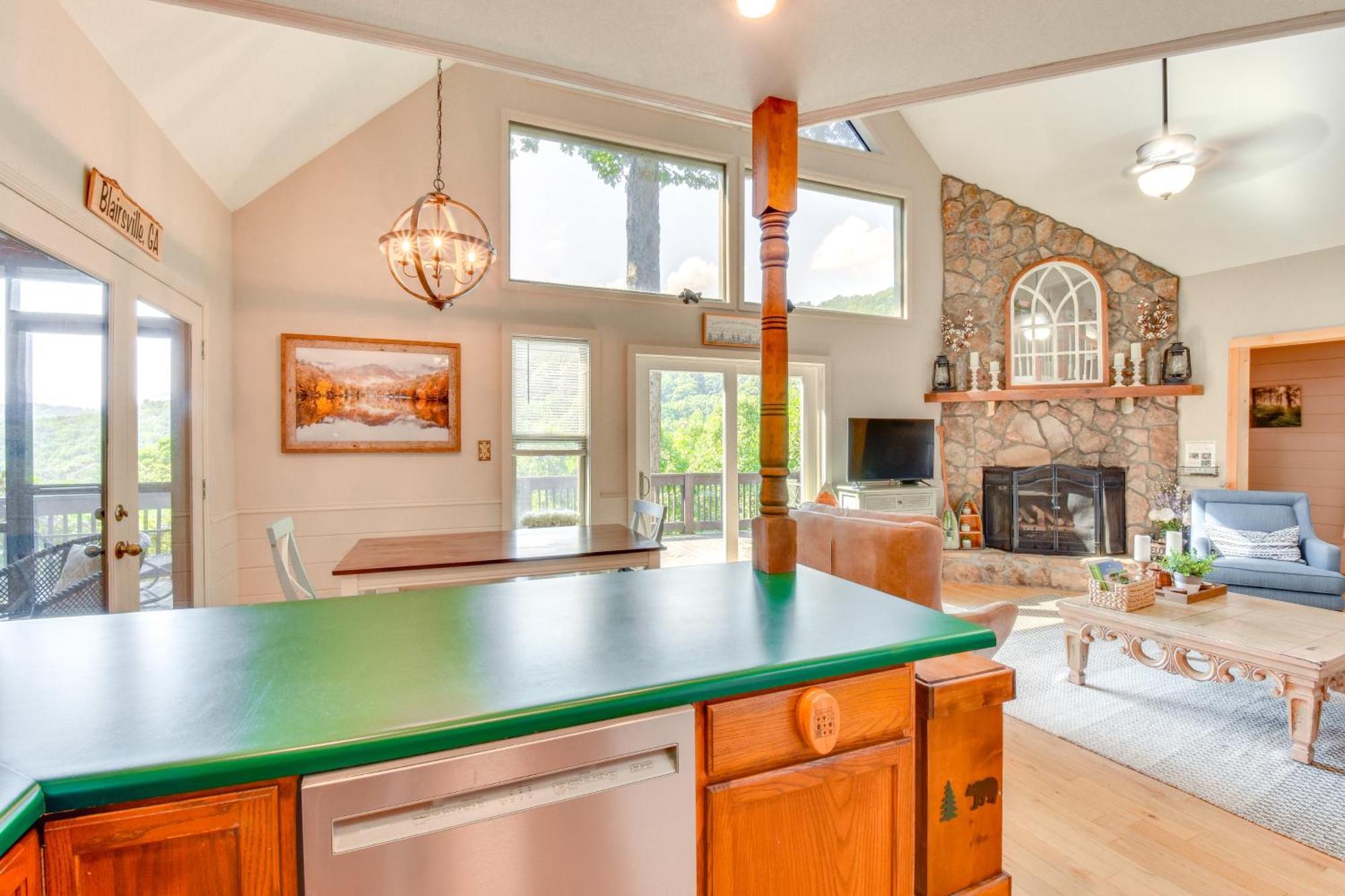 Mountain Cabin With Hot Tub And Fire Pit! Blairsville Exterior foto